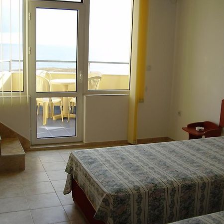 Alpina Hotel Lozenets Bagian luar foto