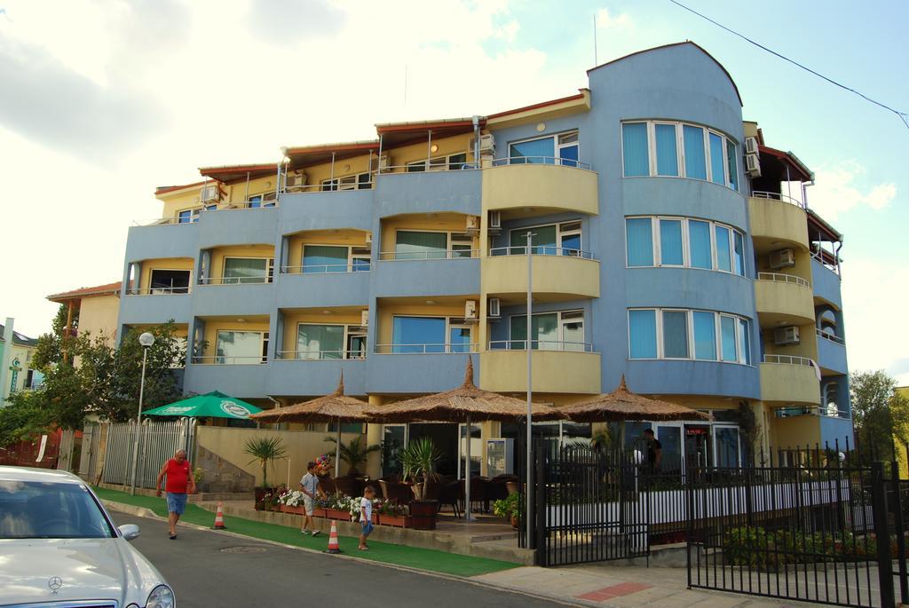 Alpina Hotel Lozenets Bagian luar foto