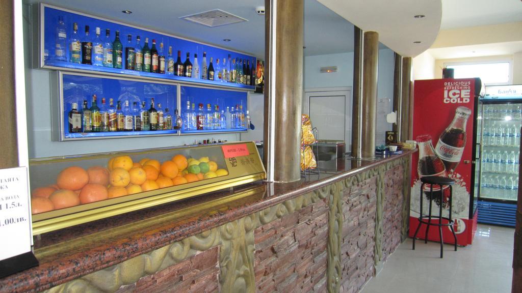 Alpina Hotel Lozenets Bagian luar foto