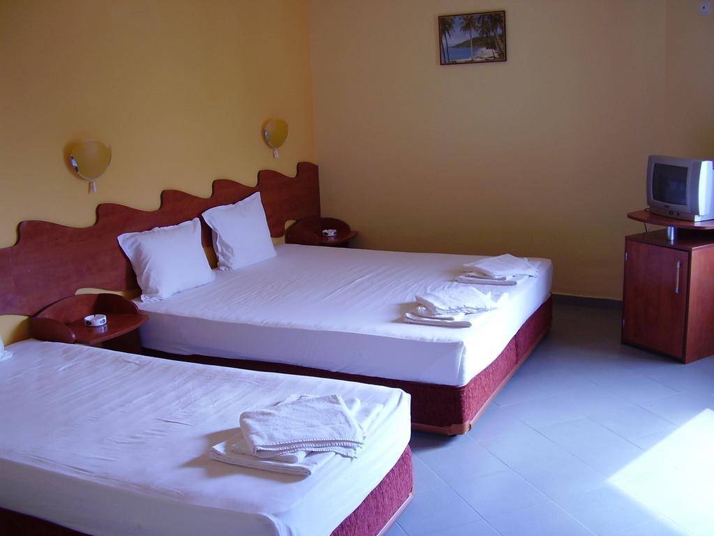 Alpina Hotel Lozenets Ruang foto