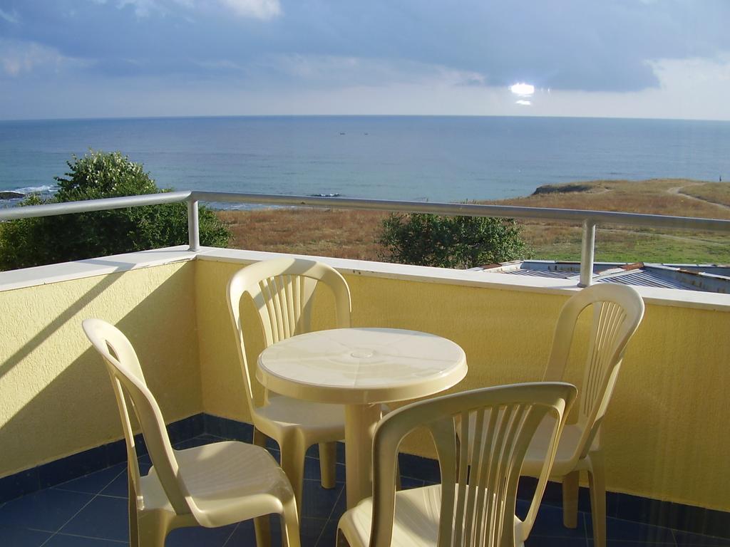 Alpina Hotel Lozenets Ruang foto