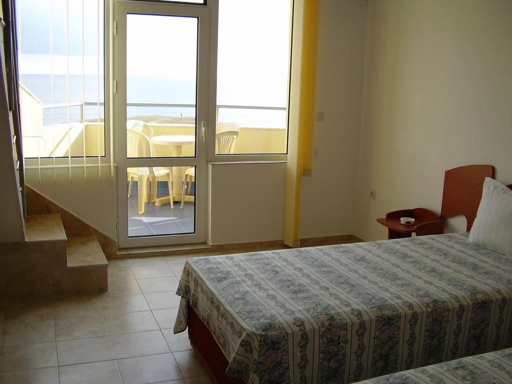 Alpina Hotel Lozenets Bagian luar foto